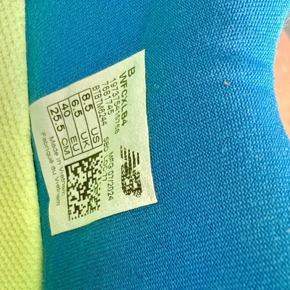 New Balance FuelCell Rebel V4 Women’s Size 8.5 - Picture 9 of 12